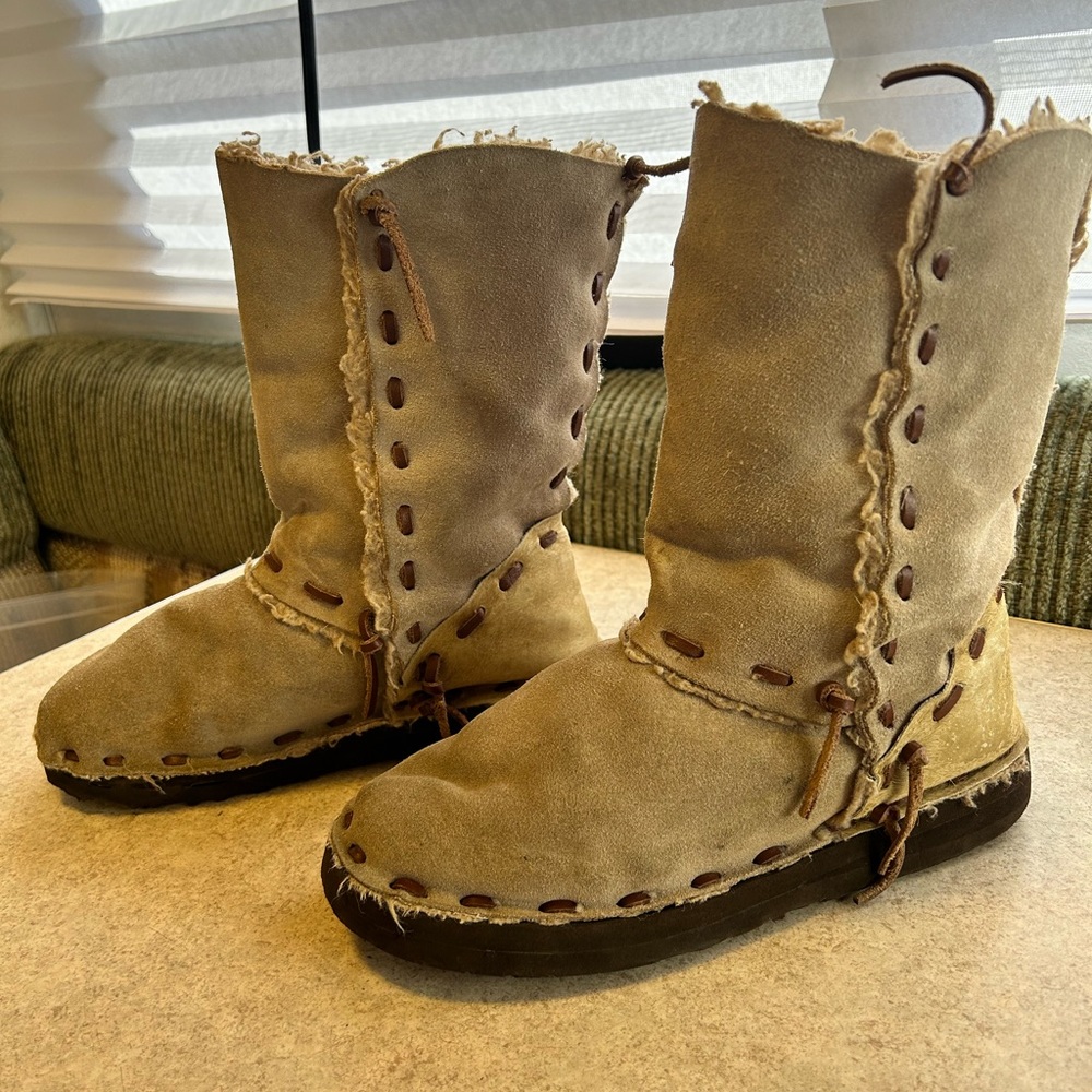 FURRY BOOTS